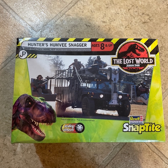 Revell Monogram Other - Hunter's Humvee Snagger SnapTite Revell Jurassic Park Model Kit The Lost World